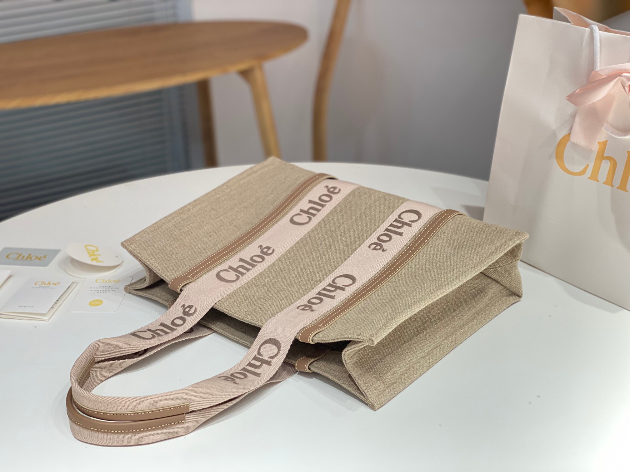 Chloe Large Woody Tote Bag In Linen 